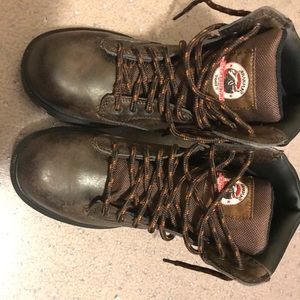 Brahma steel toed boots. New